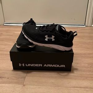 Under Armour Women’s Charged Assert 9 Running Sneakers Size 8.5